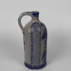 unbekannt_flaschenkrug-blaumalerei-geritzt-kirschen_0.75l_1-k