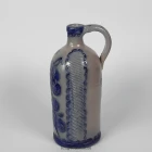 unbekannt_flaschenkrug-blaumalerei-geritzt-kirschen_0.75l_3-k