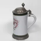 unbekannt_fayence-humpen-pfingstrose-schmetterling_1.2l_dl_5-k