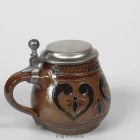hk_seidel-westerwald-motive-herz-biene-braun_0.5l_dl_1-k