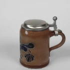merkelbach_humpen-westerwald-motive-braun-blau_0.5l_dl_3-k