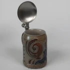 unbekannt_humpen-westerwald-motive-zwiebel-schwan-braun-blau_0.5l_dl_2a-k