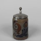 unbekannt_humpen-westerwald-motive-zwiebel-schwan-braun-blau_0.5l_dl_4-k